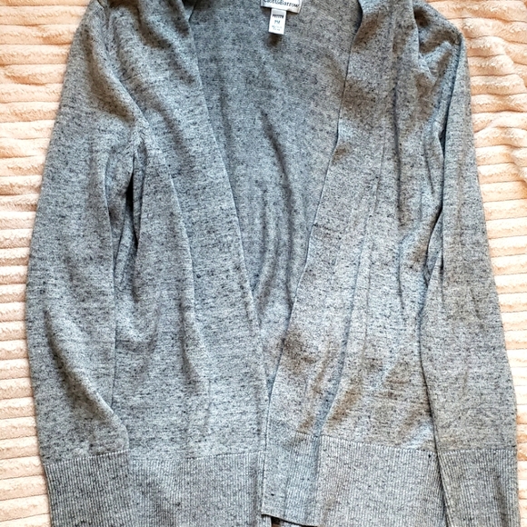 Grey cardigan. - Picture 1 of 1